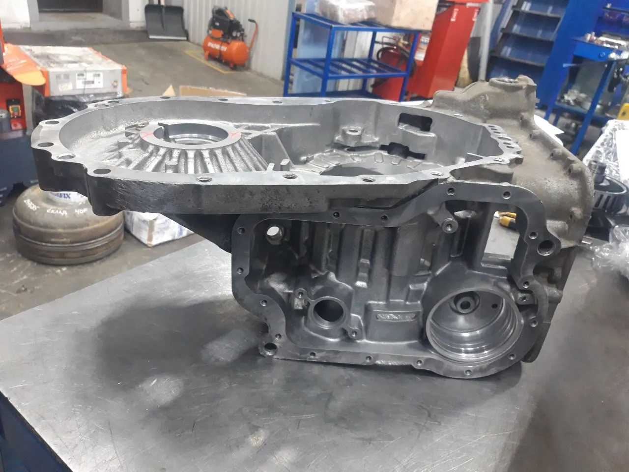 Корпус Mazda MPV 6